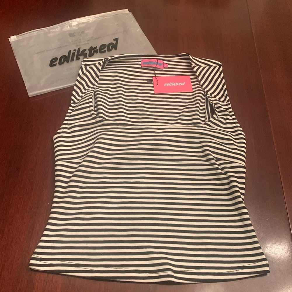 Edikted Black & White Stripped Too. Size Medium.